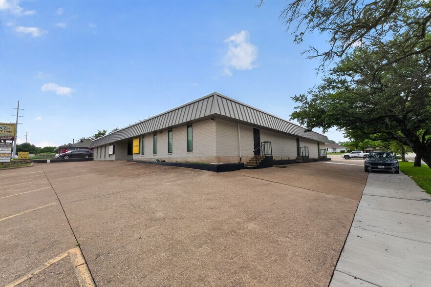 401 W Centerville Rd, Garland, TX à vendre - Photo de l’immeuble – Image 3 sur 18