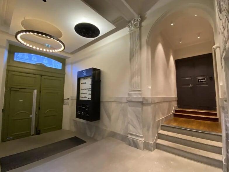 Bureau dans Rennes à louer - Hall d’entrée – Image 3 sur 4