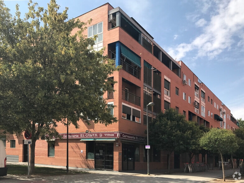 Local commercial dans Getafe, Madrid à louer - Photo principale – Image 1 sur 2