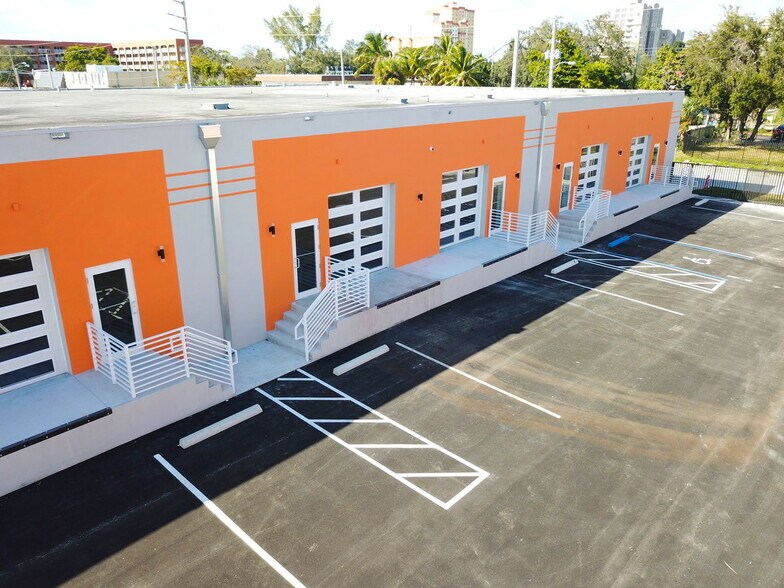 300 NE 75th St, Miami, FL à louer - Photo de l’immeuble – Image 1 sur 28
