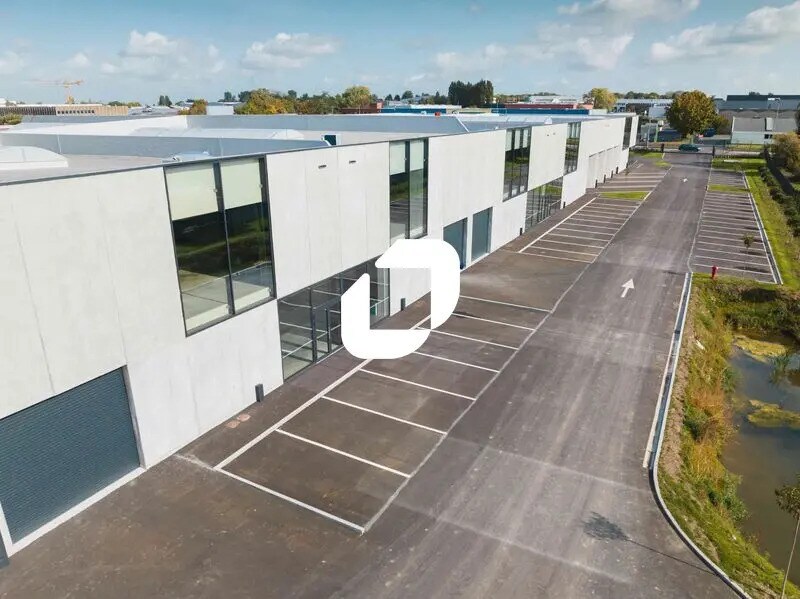 Local d’activités dans Le Mesnil-Amelot à louer Photo de l’immeuble– Image 1 sur 29