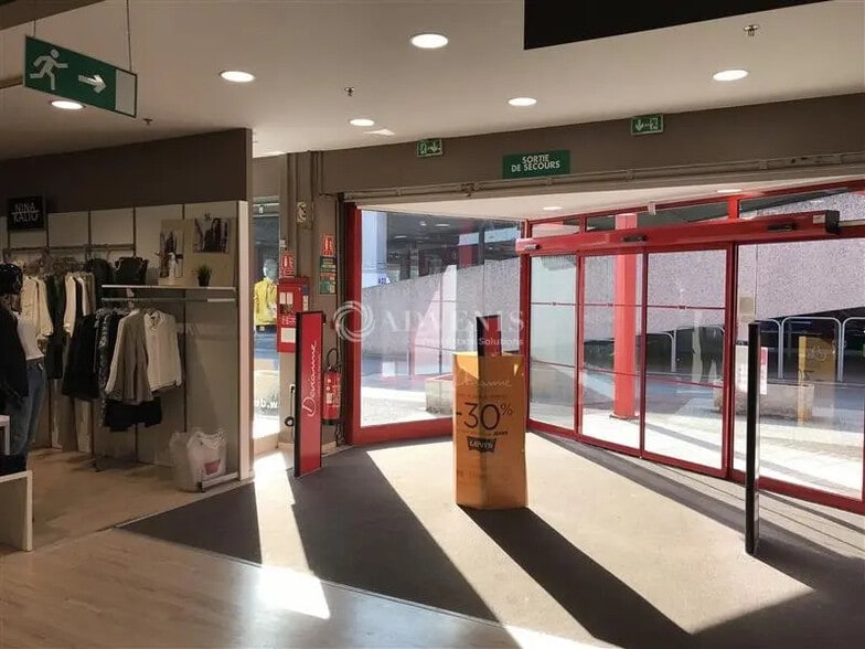 Local commercial dans LOMME à louer - Photo intérieure – Image 2 sur 6