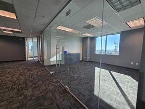 3110 E Guasti Rd, Ontario, CA à louer Photo intérieure– Image 2 sur 8