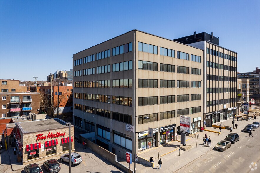 5881-5889 Ch de la Côte-des-Neiges, Montréal, QC à louer - Photo de l’immeuble – Image 1 sur 12