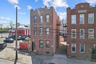 Plus de détails pour 4326 58th St, Woodside, NY - Logement à vendre