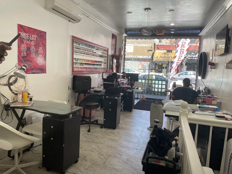 114 E 183rd St, Bronx, NY à louer - Photo de l’immeuble – Image 2 sur 3