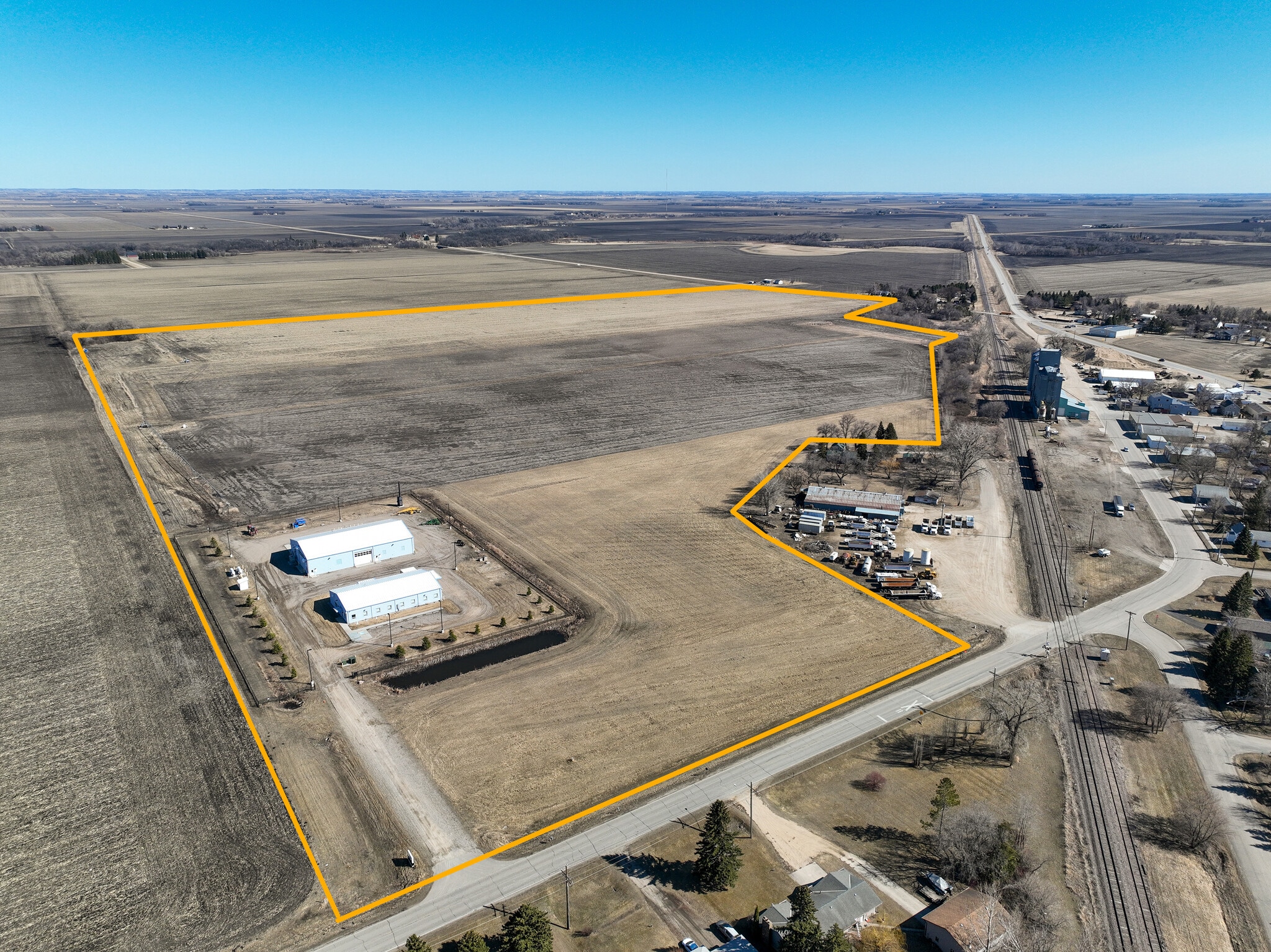 413 Kings Trl N, Sabin, MN à vendre Aérien– Image 1 sur 2