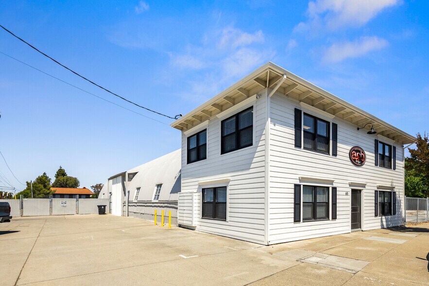 65 Winslow St, Redwood City, CA à vendre - Photo de l’immeuble – Image 1 sur 27