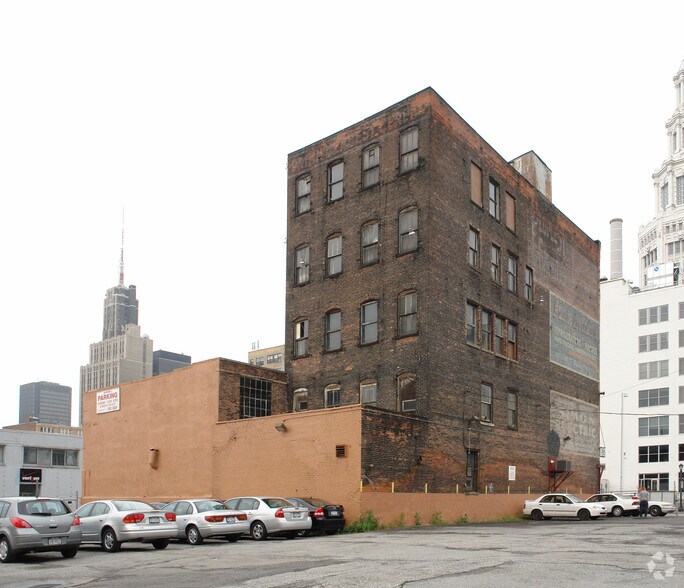 357 Ellicott St, Buffalo, NY à vendre - Photo de l’immeuble – Image 2 sur 2