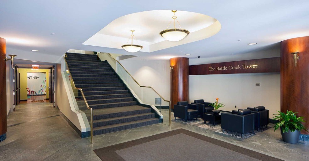 70 Michigan Ave W, Battle Creek, MI à louer - Photo intérieure – Image 3 sur 5