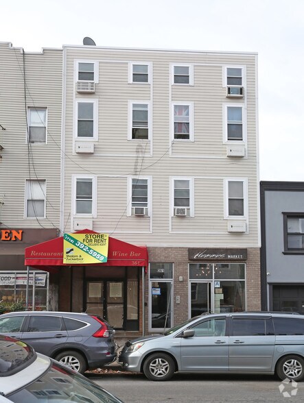 361 Graham Ave, Brooklyn, NY à vendre - Photo de l’immeuble – Image 2 sur 11