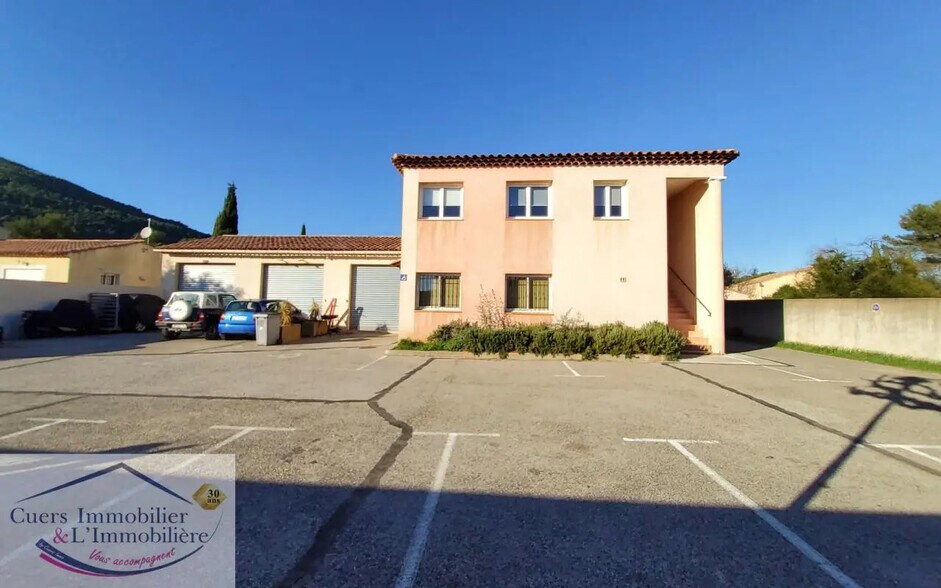 Local d'activités dans Cuers à vendre - Photo de l’immeuble – Image 3 sur 10