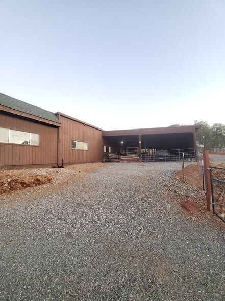13279 Roadrunner Loop, Red Bluff, CA à vendre - Photo de l’immeuble – Image 2 sur 43