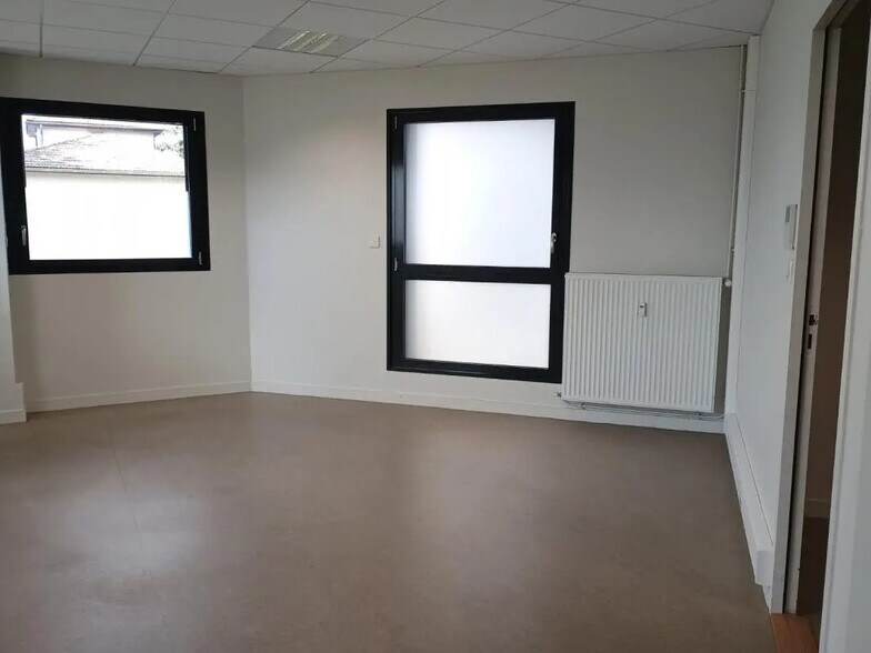9 Place De L'Europe, Lentilly à vendre - Photo de l’immeuble – Image 3 sur 10