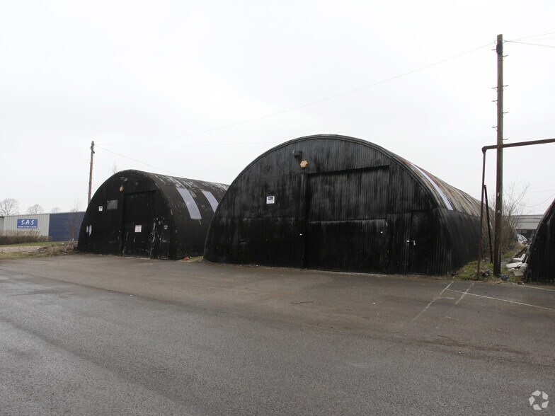Boughton Industrial Est, Boughton à vendre - Photo de l’immeuble – Image 2 sur 2