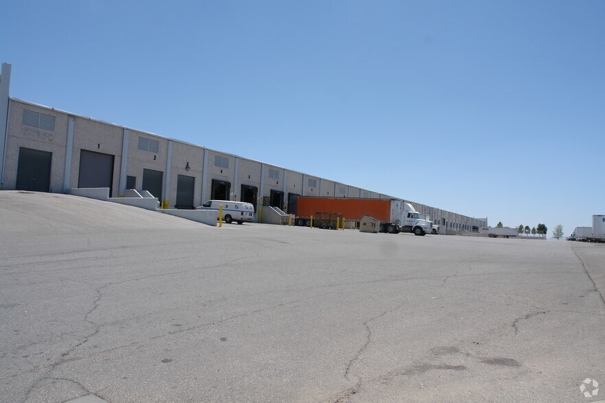 12160 Rojas Dr, El Paso, TX à louer - Photo de l’immeuble – Image 2 sur 9