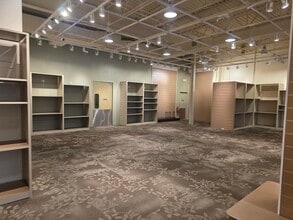 1001 N DuPont Hwy, Dover, DE à louer Photo intérieure– Image 2 sur 15