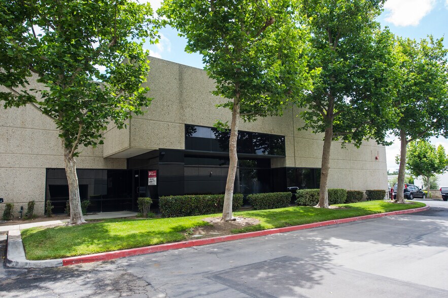 10291 Trademark St, Rancho Cucamonga, CA à louer - Photo de l’immeuble – Image 2 sur 23