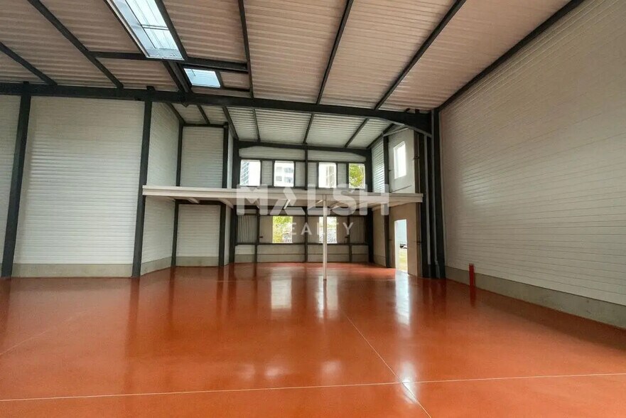 Local d’activités dans OULLINS-PIERRE-BÉNITE à louer - Photo de l’immeuble – Image 3 sur 9