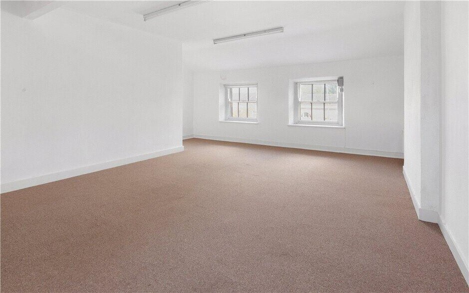 2 High St, Moreton In Marsh à louer - Photo de l’immeuble – Image 2 sur 7