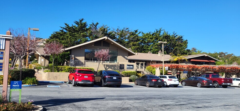 26135 Carmel Rancho Blvd, Carmel, CA à louer - Photo de l’immeuble – Image 2 sur 5