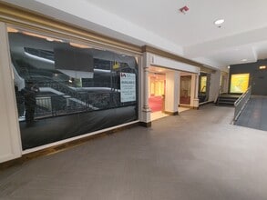 2828 N Clark St, Chicago, IL à louer Photo intérieure– Image 1 sur 26