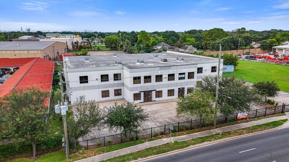 11820 S Sam Houston Pkwy W, Houston, TX à louer - Photo de l’immeuble – Image 2 sur 22
