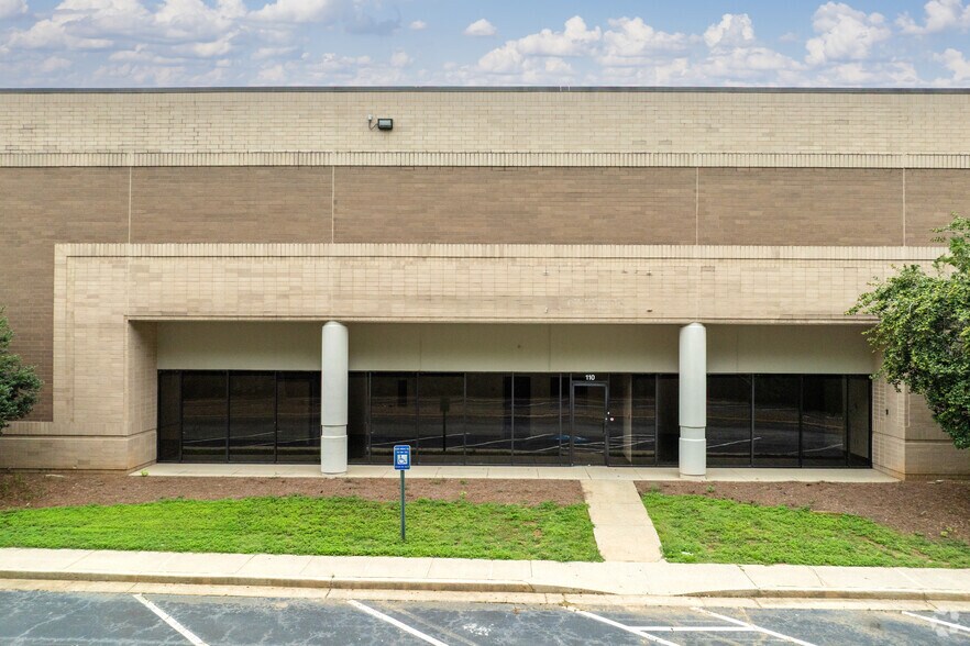 322 Thornton Rd, Lithia Springs, GA à louer - Photo de l’immeuble – Image 3 sur 5