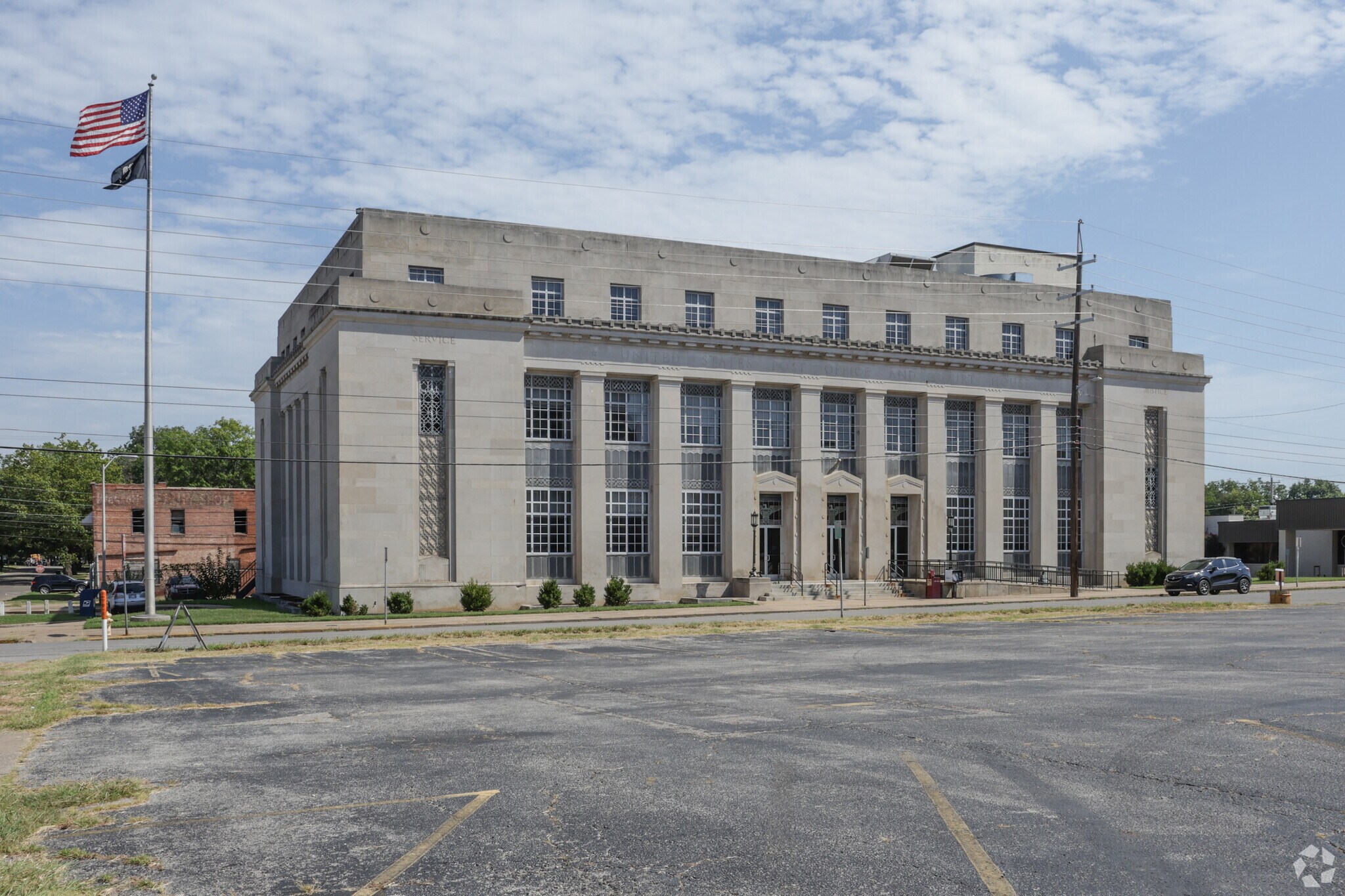 111 W 4th St, Okmulgee, OK à louer Photo principale– Image 1 sur 6