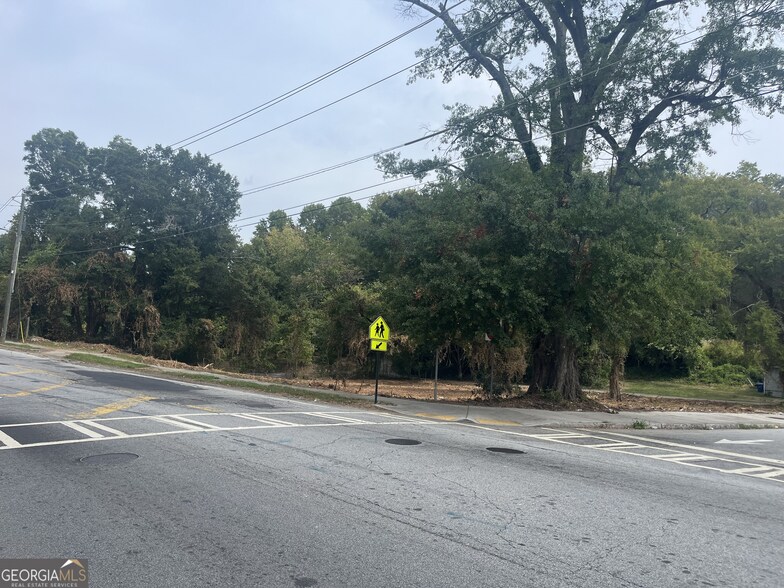 82 W Lake Ave SW, Atlanta, GA à vendre - Photo principale – Image 1 sur 1