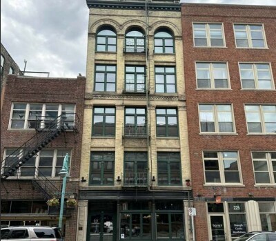 223 N Water St, Milwaukee, WI à louer Photo de l’immeuble– Image 1 sur 16