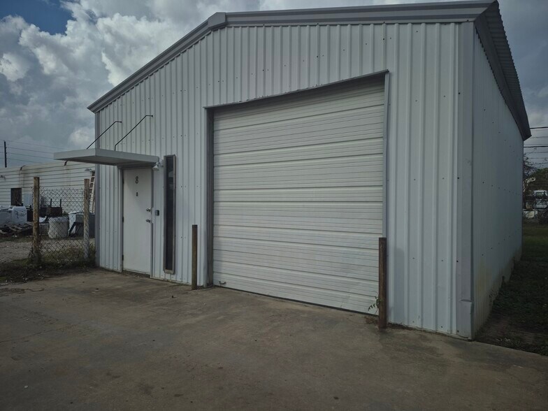 16190 Miller Rd, Houston, TX à louer - Photo de l’immeuble – Image 2 sur 19