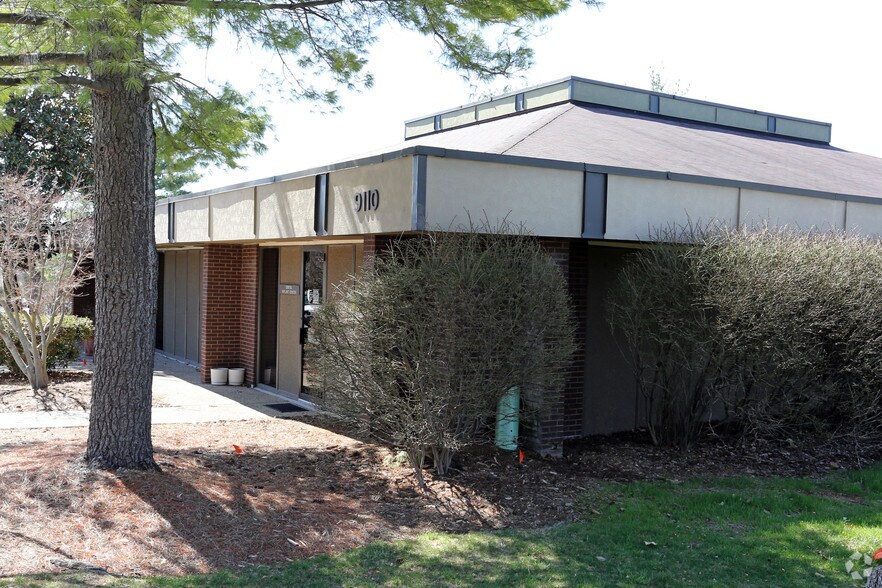 9110 Leesgate Rd, Louisville, KY à louer - Photo principale – Image 1 sur 6