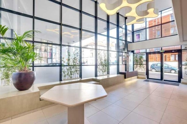 Plus de détails pour Bureau à louer