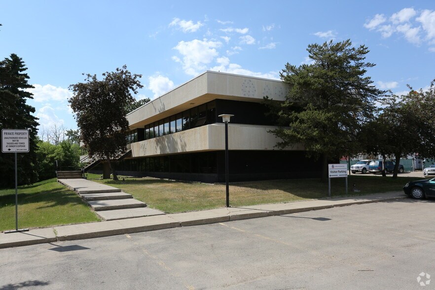 7708 Wagner Rd NW, Edmonton, AB à louer - Photo de l’immeuble – Image 2 sur 4
