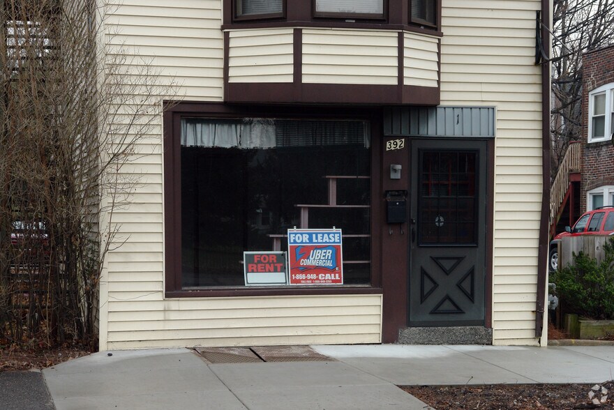 392 N Charlotte St, Pottstown, PA à louer - Photo de l’immeuble – Image 2 sur 5