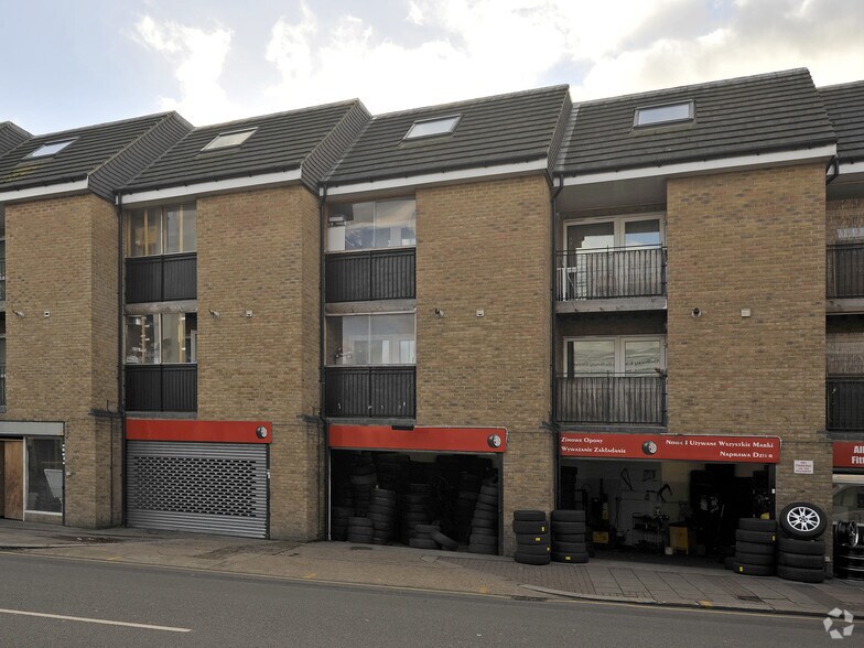 864 Garratt Ln, Londres à vendre - Photo principale – Image 1 sur 2