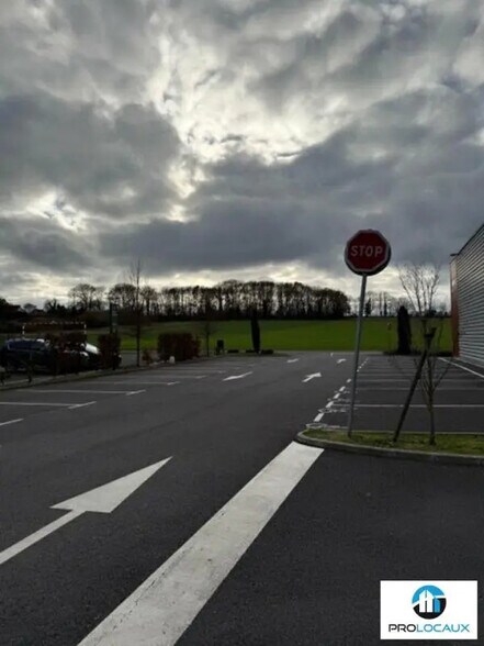 Local commercial dans Beauvais à louer - Photo de l’immeuble – Image 3 sur 7