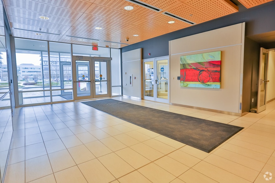 4820 Richard Rd SW, Calgary, AB à louer - Hall d’entrée – Image 3 sur 6