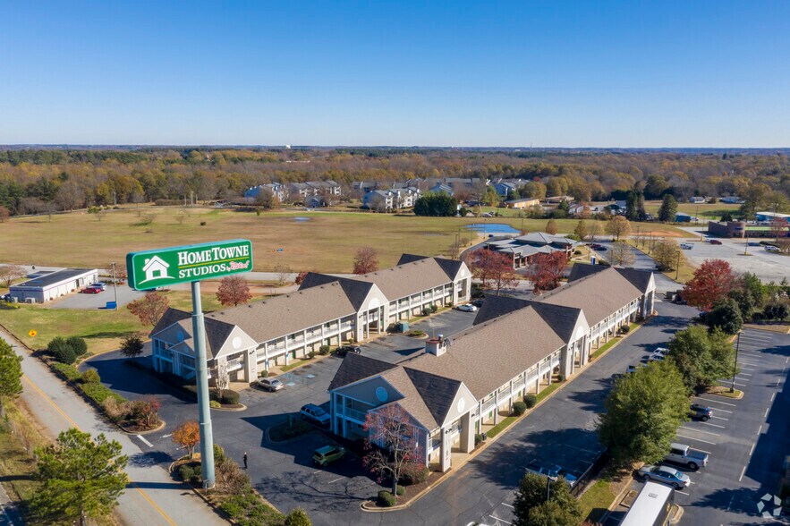 130 Mobile Dr, Spartanburg, SC à vendre - Photo de l’immeuble – Image 2 sur 5