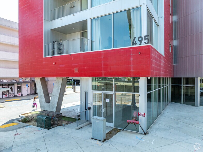 495 N Promenade, Long Beach, CA à louer - Photo de l’immeuble – Image 3 sur 6