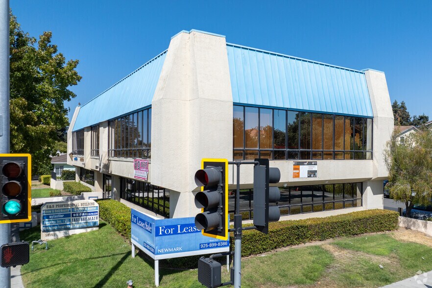 38350 Fremont Blvd, Fremont, CA à louer - Photo principale – Image 1 sur 3