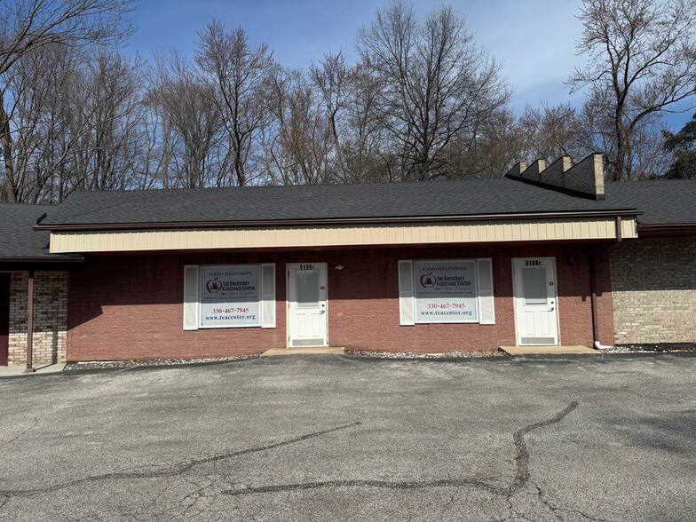 9199 Olde Eight Rd, Northfield, OH à louer - Photo de l’immeuble – Image 3 sur 9