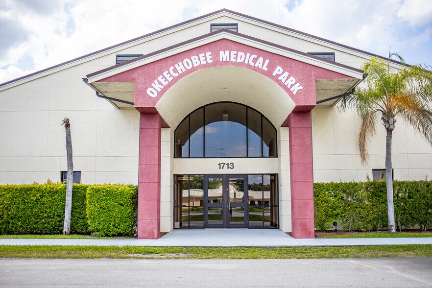 1713 US Highway 441 N, Okeechobee, FL à louer - Photo principale – Image 1 sur 8