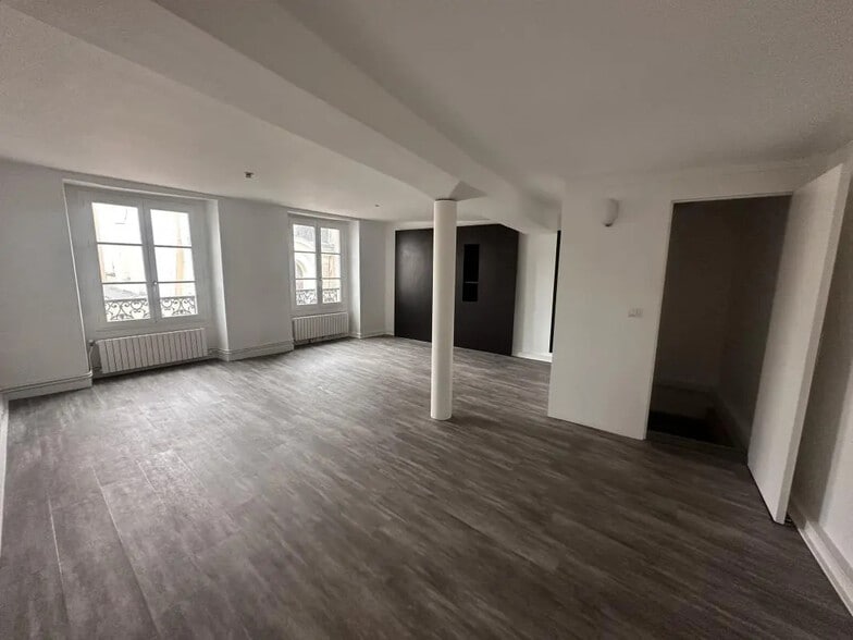 Bureau dans Paris à louer - Photo de l’immeuble – Image 1 sur 6