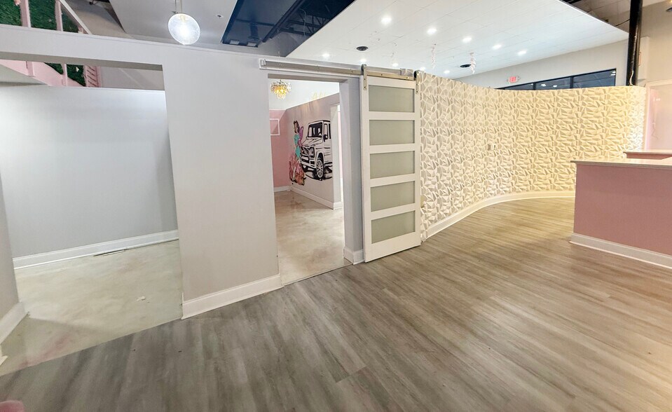 10475 Medlock Bridge Rd, Duluth, GA à louer - Photo de l’immeuble – Image 3 sur 22