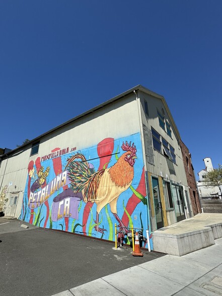 226-228 Petaluma Blvd N, Petaluma, CA à louer - Photo de l’immeuble – Image 3 sur 8