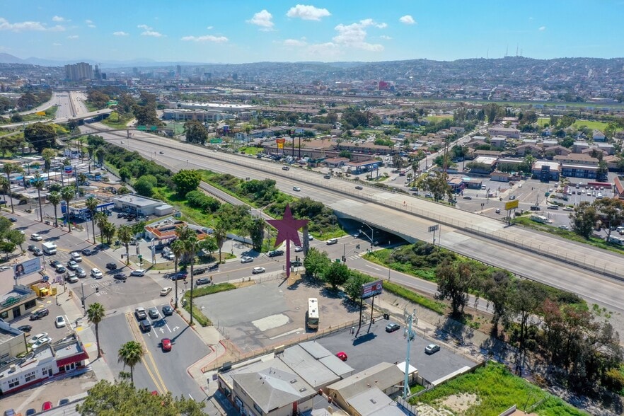 120 W San Ysidro Blvd, San Diego, CA à vendre - Photo de l’immeuble – Image 3 sur 4
