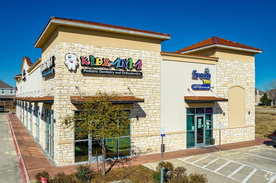 26785 E University Dr, Aubrey, TX à louer - Photo de l’immeuble – Image 2 sur 4