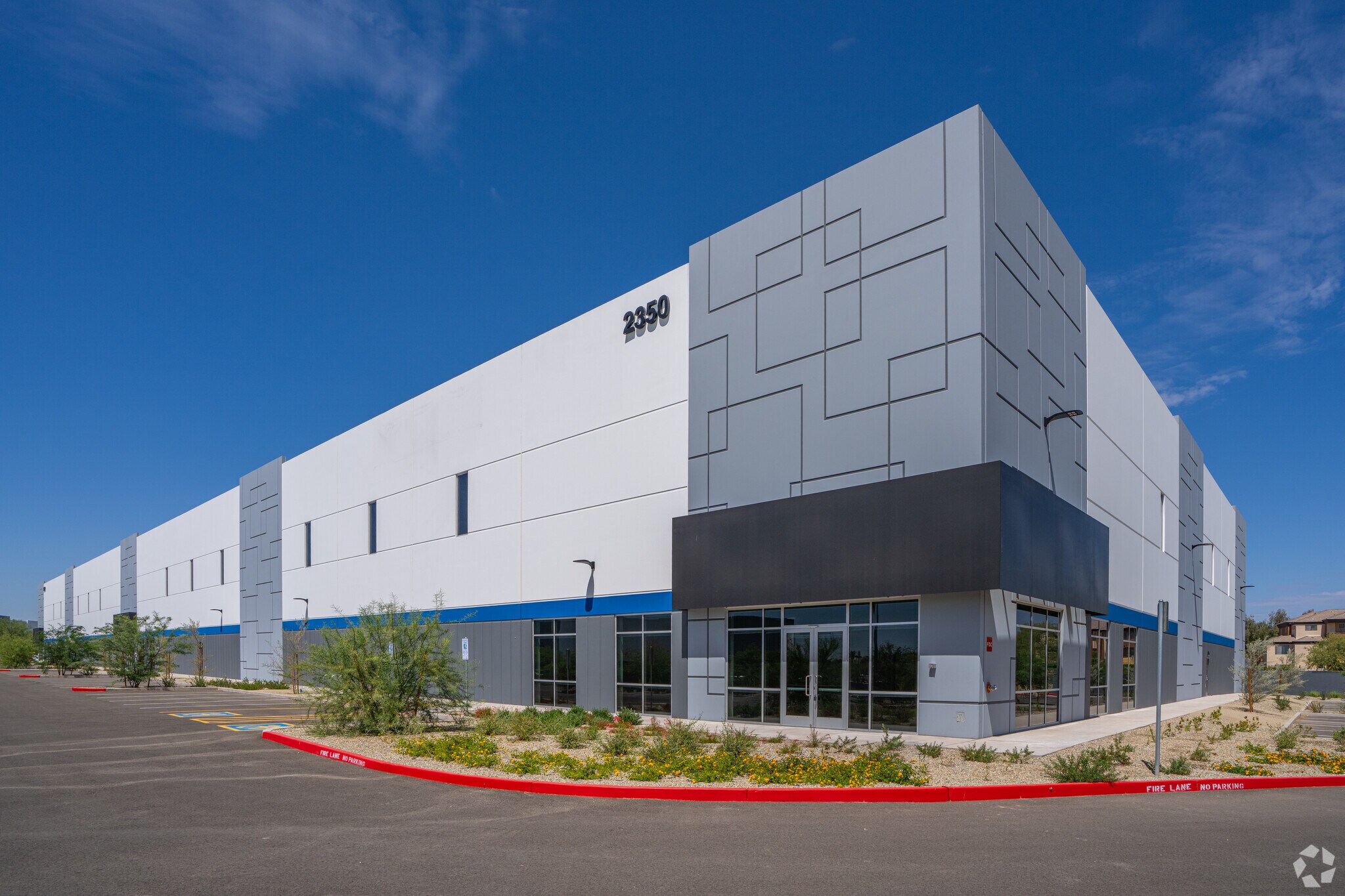 2415-2335 W Corporate Center Dr, Phoenix, AZ à louer Photo de l’immeuble– Image 1 sur 17